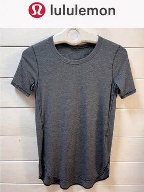LULULEMON Grey Short Sleeve Performance Top Size 6